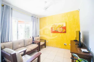 Casa amplo à venda com piscina, 3 quarto(s),  sendo 1 suíte(s)  no bairro oasis, 0 metros da praia, peruíbe-sp