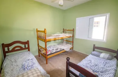 Casa térrea à venda com piscina, 3 quarto(s),  sendo 1 suíte(s)  no bairro oasis, 1200 metros da praia, peruíbe-sp
