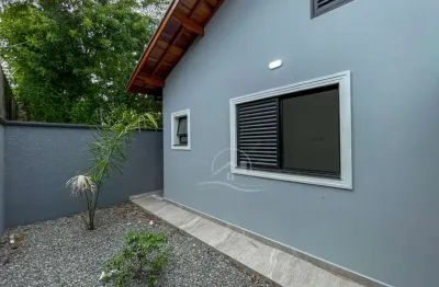 Casa térrea à venda com piscina, 3 quarto(s),  sendo 1 suíte(s)  no bairro park daville, 2000 metros da praia, peruíbe-sp