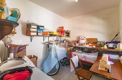 Casa térrea com edícula à venda , 3 quarto(s),  sendo 1 suíte(s)  no bairro sambura, 500 metros da praia, peruíbe-sp