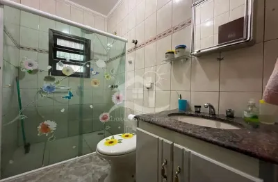 Casa térrea à venda , 2 quarto(s),  sendo 1 suíte(s)  no bairro cidade nova peruíbe, 2 metros da praia, peruíbe-sp
