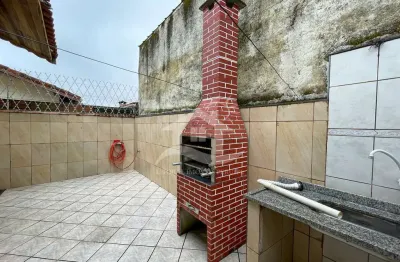 Casa assobradada à venda , 3 quarto(s),  sendo 2 suíte(s)  no bairro arpoador, 1100 metros da praia, peruíbe-sp