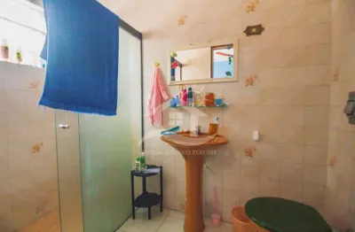 Casa térrea à venda , 3 quarto(s),  sendo 1 suíte(s)  no bairro arpoador, 0 metros da praia, peruíbe-são paulo