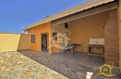 Casa térrea à venda , 3 quarto(s),  sendo 1 suíte(s)  no bairro casablanca, 0 metros da praia, peruíbe-sp
