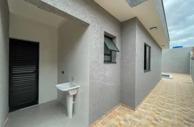 Casa térrea à venda com piscina, 2 quarto(s),  sendo 1 suíte(s)  no bairro cidade nova peruíbe, 2000 metros da praia, peruíbe-sp