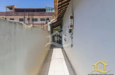 Casa térrea à venda , 3 quarto(s),  sendo 1 suíte(s)  no bairro convento velho, 500 metros da praia, peruíbe-sp