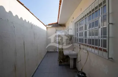 Casa térrea à venda , 2 quarto(s),  sendo 1 suíte(s)  no bairro ribamar, 750 metros da praia, peruíbe-sp