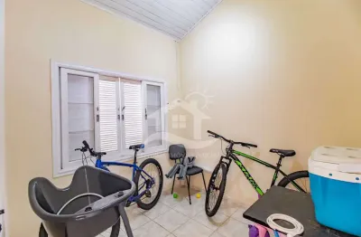 Casa térrea com edícula à venda , 2 quarto(s),  sendo 1 suíte(s)  no bairro park daville, 1800 metros da praia, peruíbe-sp