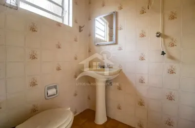 Casa térrea à venda , 3 quarto(s),  sendo 2 suíte(s)  no bairro centro, 200 metros da praia, peruíbe-sp