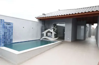 Casa térrea à venda , 2 quarto(s),  sendo 1 suíte(s)  no bairro flora rica, 2 metros da praia, peruíbe-sp