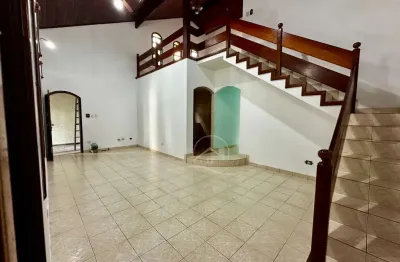 Casa com mezanino à venda , 3 quarto(s),  sendo 2 suíte(s)  no bairro belmira novaes, 600 metros da praia, peruíbe-sp