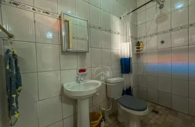 Casa térrea à venda , 2 quarto(s),  sendo 0 suíte(s)  no bairro centro, 600 metros da praia, peruíbe-sp
