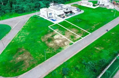 Terreno amplo à venda com piscina, ,   no bairro residencial bosque três marias, 3000 metros da praia, peruíbe-sp