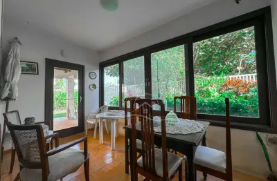 Casa térrea à venda , 3 quarto(s),  sendo 1 suíte(s)  no bairro são joão batista, 200 metros da praia, peruíbe-sp