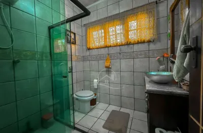 Casa térrea com piscina à venda , 3 quarto(s),  sendo 3 suíte(s)  no bairro estância são marcos, 3000 metros da praia, peruíbe-sp