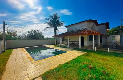 Casa térrea para alugar com piscina, 2 quarto(s),  sendo 1 suíte(s)  no bairro manacá dos itatins, 1800 metros da praia, peruíbe-sp
