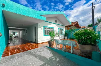 Casa térrea à venda , 3 quarto(s),  sendo 1 suíte(s)  no bairro três marias, 200 metros da praia, peruíbe-sp