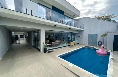 Casa sobrado à venda com piscina, 4 quarto(s),  sendo 4 suíte(s)  no bairro stella maris, 40 metros da praia, peruíbe-sp