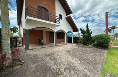 Casa sobrado à venda , 4 quarto(s),  sendo 1 suíte(s)  no bairro bougainville residencial ii, 500 metros da praia, peruíbe-sp