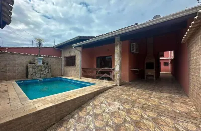 Casa térrea com edícula à venda com piscina, 5 quarto(s),  sendo 1 suíte(s)  no bairro jardim casablanca, 790 metros da praia, peruíbe-sp