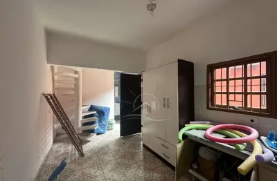 Casa térrea com edícula à venda com piscina, 5 quarto(s),  sendo 1 suíte(s)  no bairro jardim casablanca, 790 metros da praia, peruíbe-sp