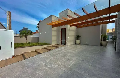 Casa Térrea à venda com piscina, 3 quarto(s),  sendo 2 suíte(s)  no bairro Parque Turistico, 900 metros da praia, Peruíbe-SP