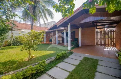 Casa Térrea com Edícula à venda , 3 quarto(s),   no bairro Ribamar, 300 metros da praia, Peruíbe-SP