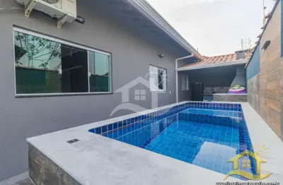 Casa com Mezanino à venda com piscina, 3 quarto(s),  sendo 1 suíte(s)  no bairro Cidade Nova Peruíbe, 1 metros da praia, Peruíbe-SP