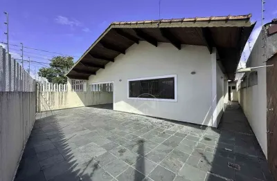 Casa Térrea à venda , 3 quarto(s),  sendo 1 suíte(s)  no bairro Cidade Nova Peruíbe, 300 metros da praia, Peruíbe-SP