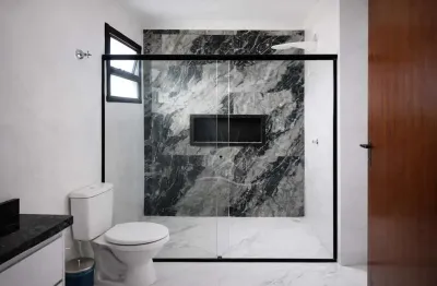 Casa Térrea à venda com piscina, 4 quarto(s),  sendo 1 suíte(s)  no bairro Cidade Nova Peruíbe, 950 metros da praia, Peruíbe-SP