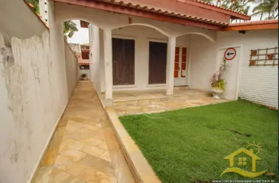 Casa Sobrado à venda com piscina, 3 quarto(s),  sendo 1 suíte(s)  no bairro Jardim Imperador, 0 metros da praia, Peruíbe-São Paulo
