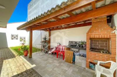 Casa Térrea à venda , 3 quarto(s),  sendo 2 suíte(s)  no bairro São José, 650 metros da praia, Peruíbe-SP