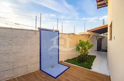 Casa Térrea à venda com piscina, 3 quarto(s),  sendo 1 suíte(s)  no bairro Mar e Sol, 180 metros da praia, Peruíbe-SP