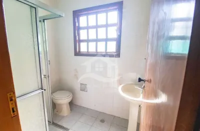 Casa Térrea com piscina à venda com piscina, 3 quarto(s),  sendo 1 suíte(s)  no bairro Convento Velho, 500 metros da praia, Peruíbe-SP
