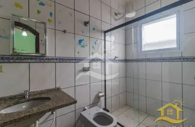 Casa Amplo à venda , 3 quarto(s),  sendo 1 suíte(s)  no bairro Jardim São Luis, 0 metros da praia, Peruíbe-SP