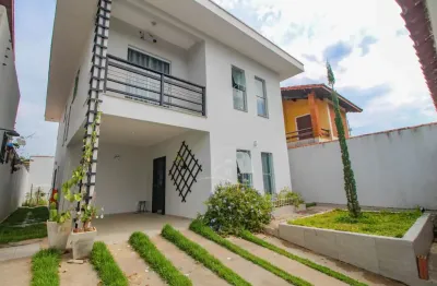 Casa sobrado à venda , 5 quarto(s),  sendo 1 suíte(s)  no bairro sambura, 100 metros da praia, peruíbe-sp