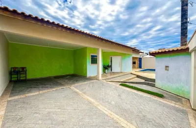 Casa térrea à venda com piscina, 3 quarto(s),  sendo 3 suíte(s)  no bairro stella maris, 0 metros da praia, peruíbe-sp