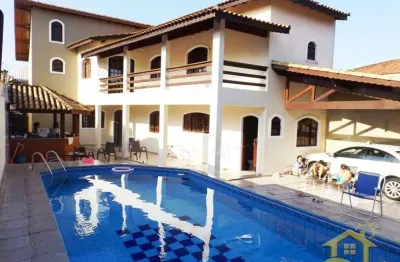 Casa sobrado à venda com piscina, 6 quarto(s),  sendo 2 suíte(s)  no bairro stella maris, 300 metros da praia, peruíbe-são paulo