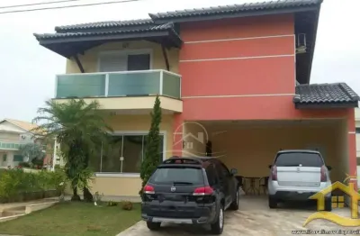 Casa sobrado à venda com piscina, 3 quarto(s),  sendo 1 suíte(s)  no bairro jardim três marias, 0 metros da praia, peruíbe-sp