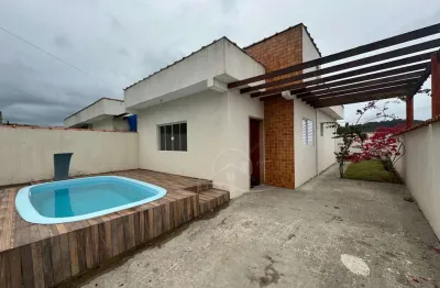 Casa térrea à venda com piscina, 2 quarto(s),  sendo 1 suíte(s)  no bairro jardim somar, 1500 metros da praia, peruíbe-sp