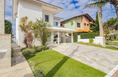 Casa sobrado à venda com piscina, 5 quarto(s),  sendo 5 suíte(s)  no bairro bougainville residencial iii, 500 metros da praia, peruíbe-sp