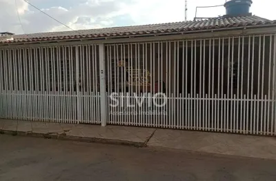 Casa a venda qnp 36  ceilândia  3quartos 1 suíte aceita financiamento