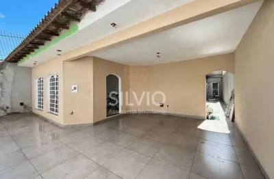 Oportunidade na qnm17 ceilandia sul   casa de 3 quartos 01 suìte 02 salas espaçosa cozinha ampla,área gourmet ,churrasqueira, terraço òtima  localizaçâo