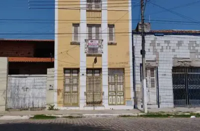 Prédio comercial em centro, aracati/ce com mais de mil metros de area nas duas av principais fundos correspondentes