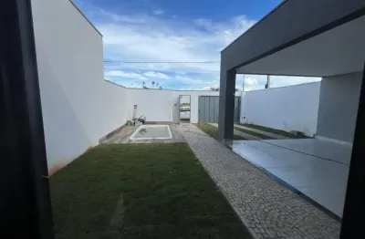 Linda casa vida nova piscina aquecida, 3/4 suíte com closet, churrasqueira