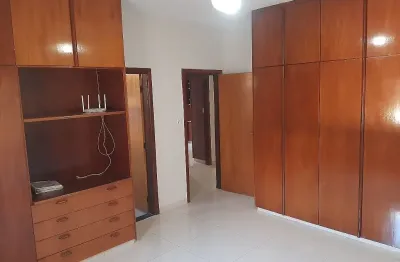 Excelente oportunidade casa 4 quartos, sendo 2 suítes, varanda goumet e churrasqueira