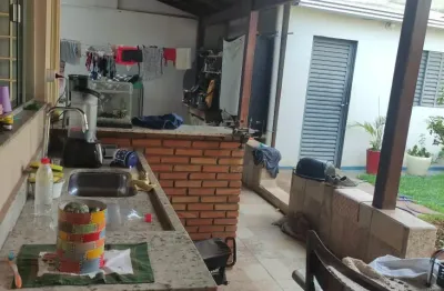 Casa jardim patrícia 3/4 sendo 1 suíte garagem 3 carros