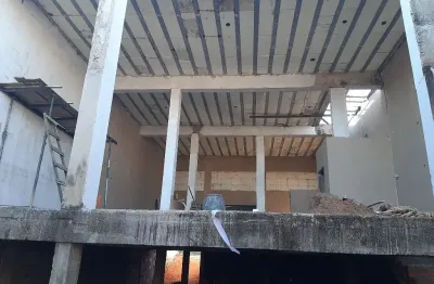 Barracão comercial inacabado, com 308 m2, a 80 m da av. joão naves de ávila