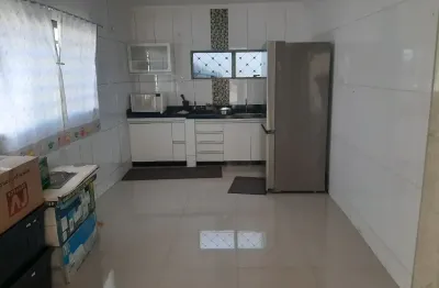 Casa custódio pereira com ampla varanda 3/4, garagem 4 carros para 4 carros