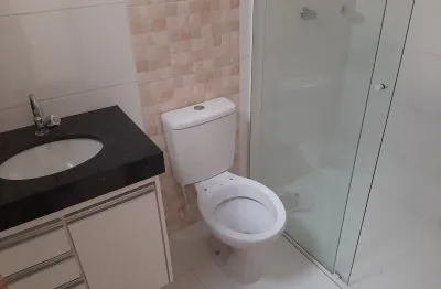 Lindo apartamento 2 quartos sendo 1 suíte, varanda garagem para 1 carro